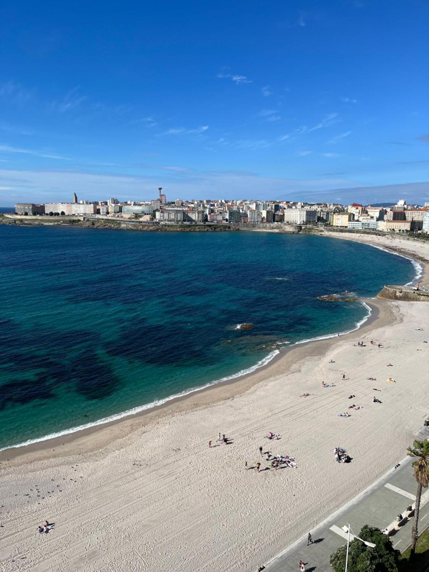 Primera Linea Playa Riazor A Coruna Luaran gambar